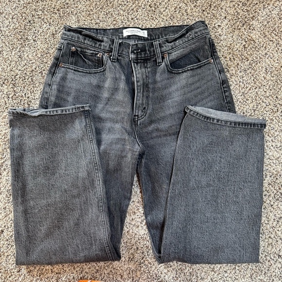 Abercrombie & Fitch The Vintage Straight High Rise Jeans - Picture 2 of 7